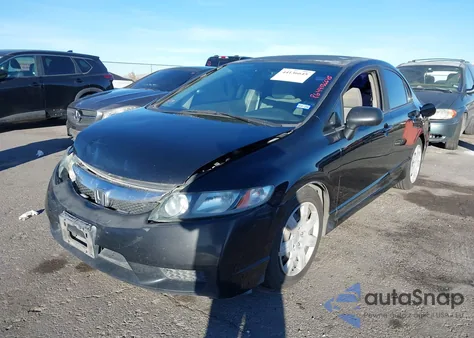 2010 Honda Civic Lx z USA, uszkodzony, nr VIN 19XFA1F50AE040877